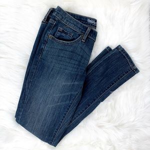 Mossimo Size 2/26S Low-Rise Medium Wash Jeans
